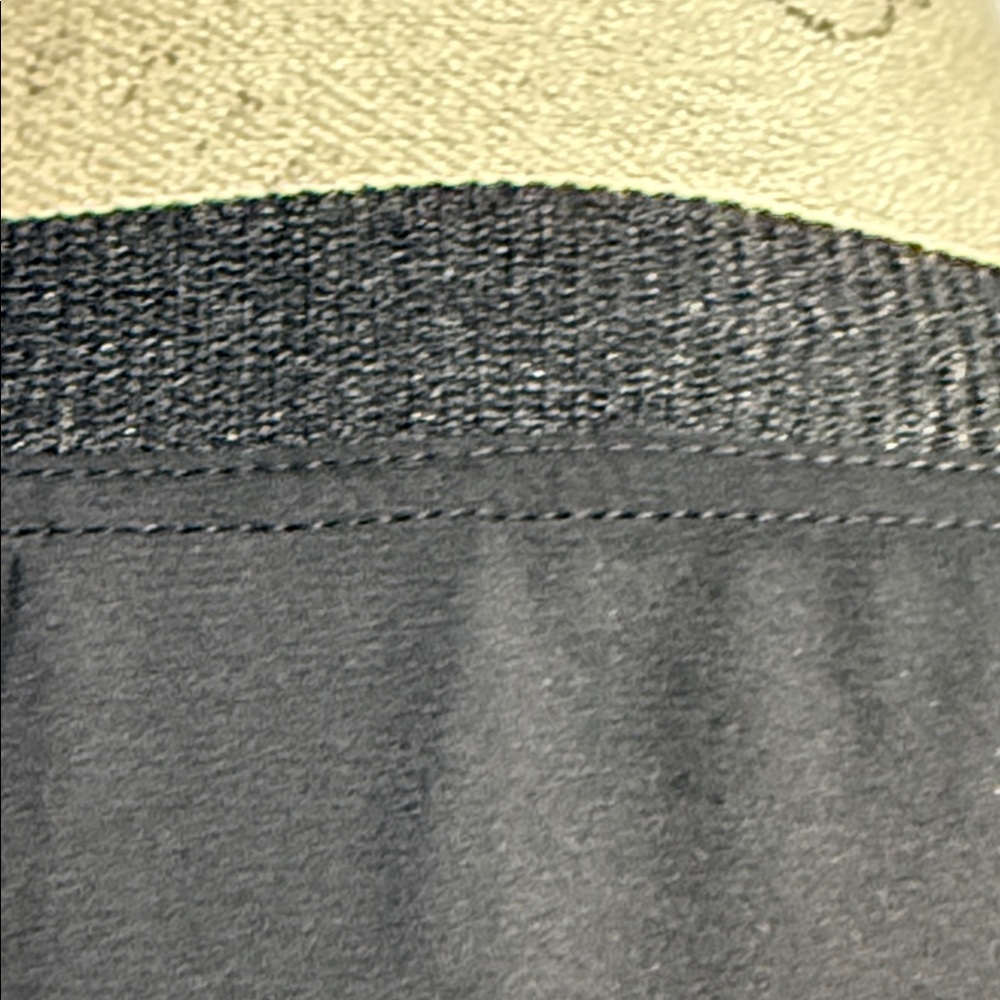 Worthington Elegant Black Sleeveless Top - Picture 7 of 9